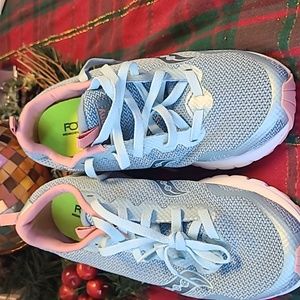 Saucony Womens 8 Mint Lt Blue Mesh "Liteform Feel" Runner NEW